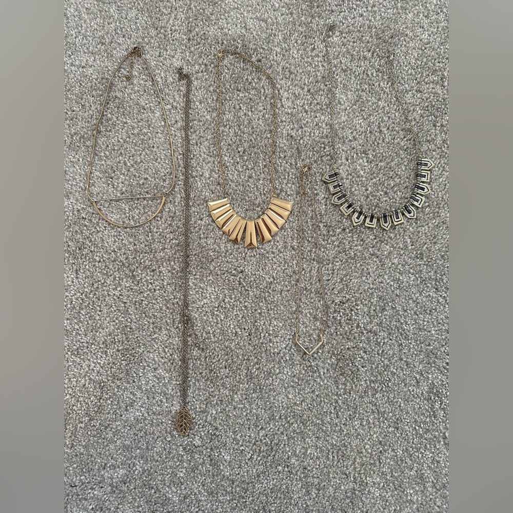 Various Modern Fashion Jewelry Necklaces